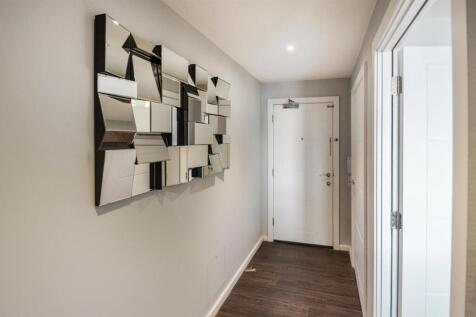 Hallway 1_1.JPG