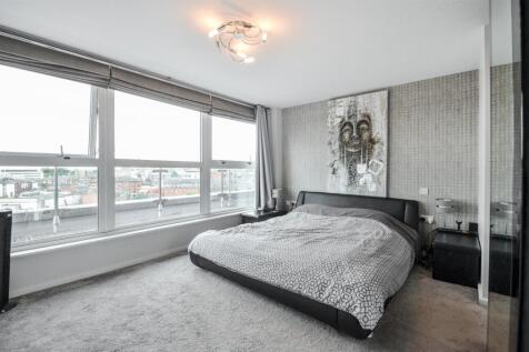 Bedroom 1-1_1.JPG