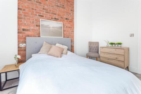 Bedroom 1.jpg