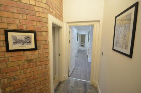 1. Entrance Hall-min