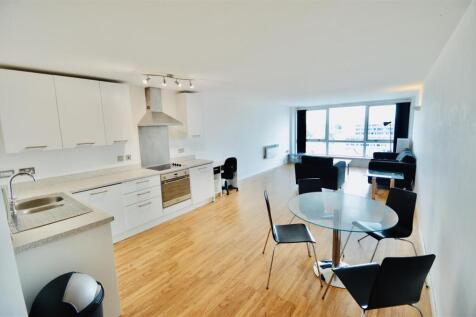 Kitchen / Living Area
