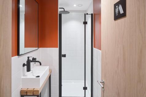The Fold - Changing facilities