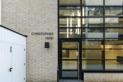 Pano_9387_9389  170824_SCD_Christopher_Yard__Pet