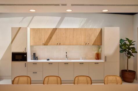 Kitchen / breakout