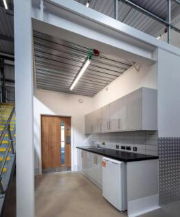 692 kitchenette.JPG
