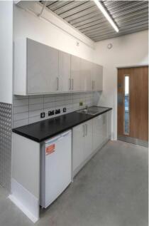 694 kitchenette.JPG