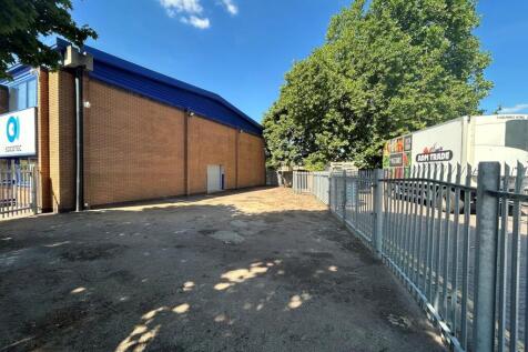 2 Crown TP Yard 2.jpg