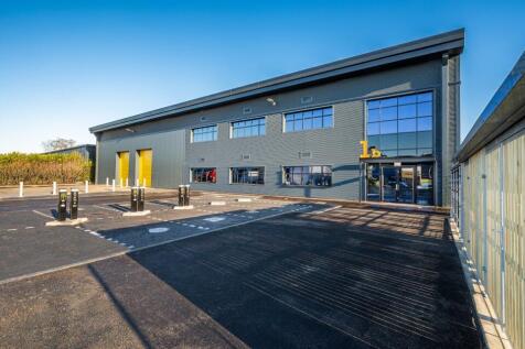 UNIT 1B WATCHMOOR POINT CAMBERLEY_012.jpg