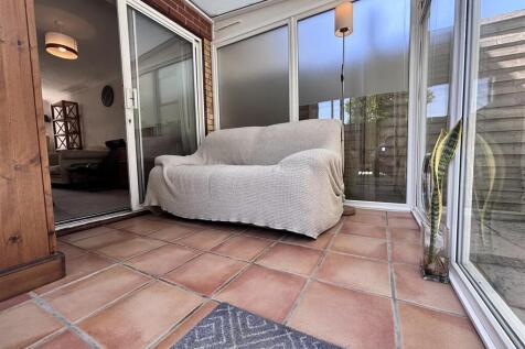Swan Close conservatory 2.jpg