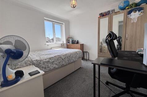 Swan Close Bed 2.jpg