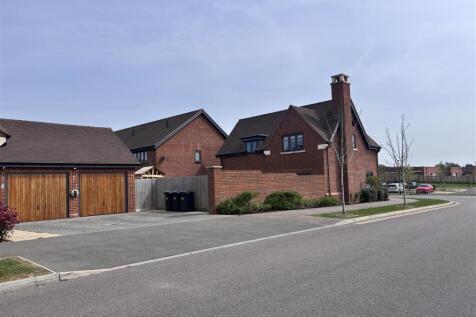 Bensons double garage.jpg