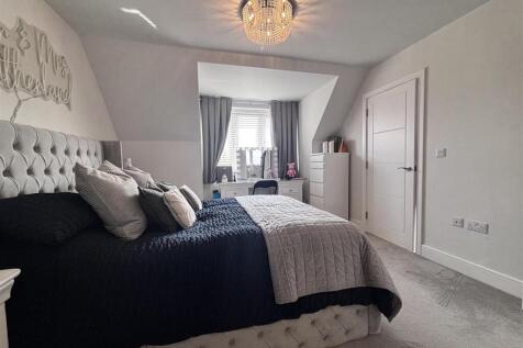 Bensons bed 1 2.jpg