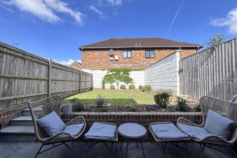 Rear garden 1.jpg