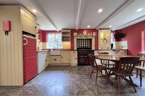 Corner Cottages kitchen 2.jpg