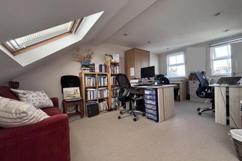 Rushams loft room .jpg