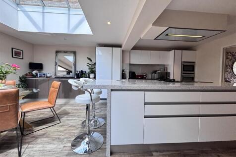 kitchen2.jpg