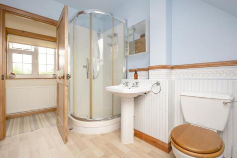 bathroom1.jpg