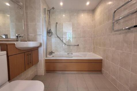 ensuite.jpg