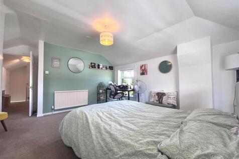 bedroom1.jpg