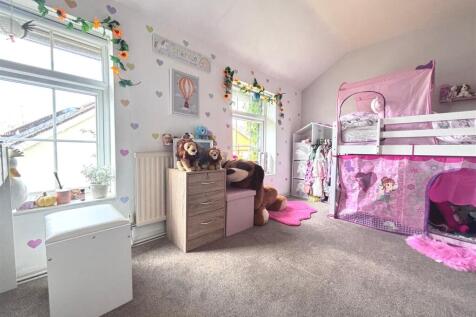 bedroom2.jpg