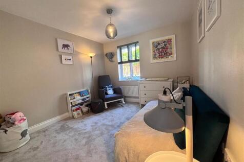 bedroom2.jpg