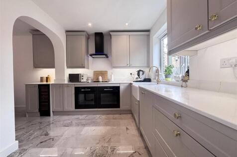 kitchen1.jpg