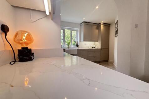 kitchen2.jpg