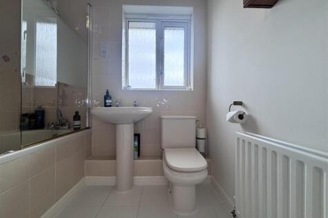 bathroom1.jpg