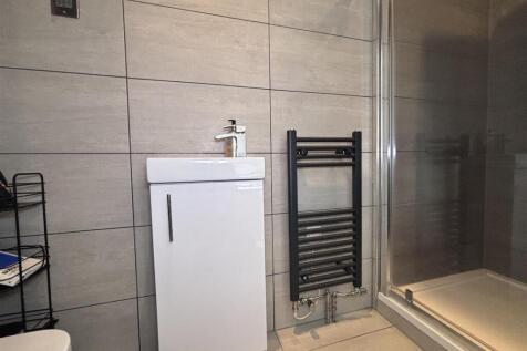 ensuite.jpg