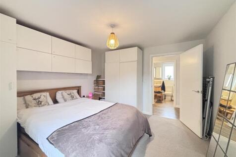bedroom2.jpg