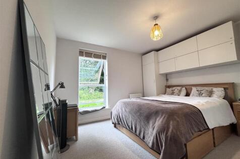 bedroom1.jpg