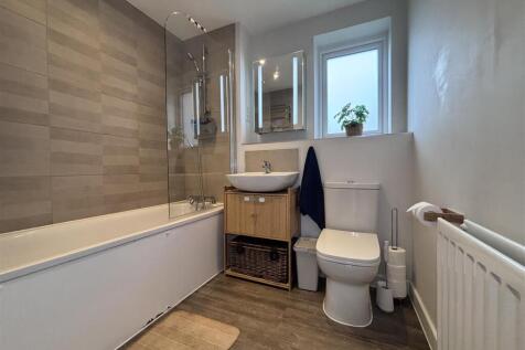 bathroom1.jpg