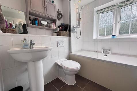 Bathroom.jpg