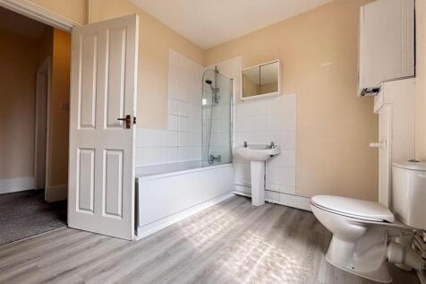 bathroom1.jpg