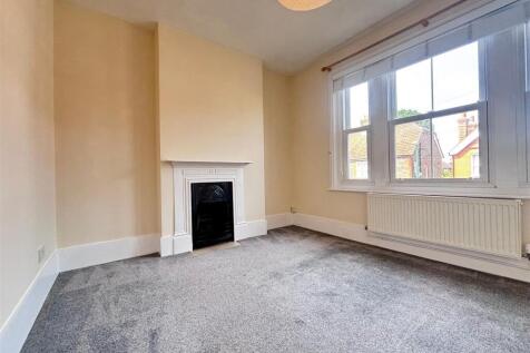 bedroom1.jpg