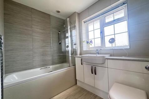 bathroom1.jpg