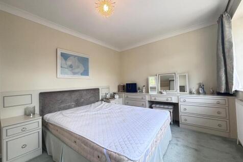 bedroom2.jpg