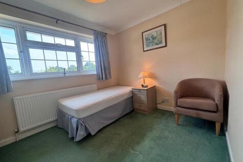 bedroom4.jpg