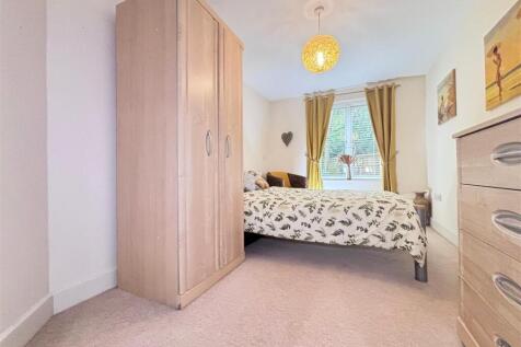 bedroom1.jpg
