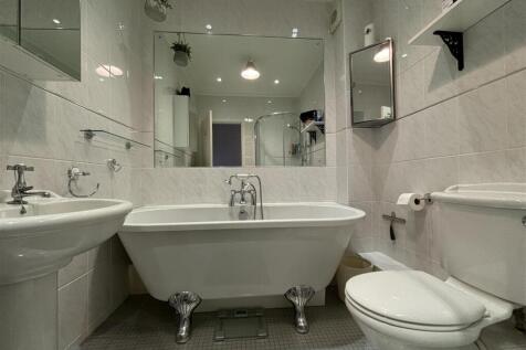 Roffey Bath 2.jpg