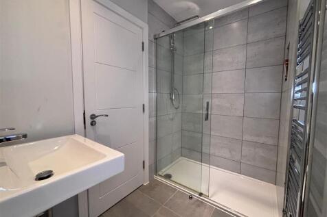 ensuite (2).jpg
