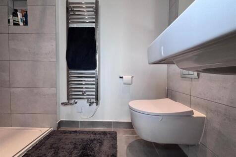 ensuite.jpg