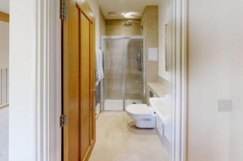 Springfield-Park-Gate-Bathroom.jpg
