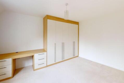 Springfield-Park-Gate-Bedroom 2.jpg
