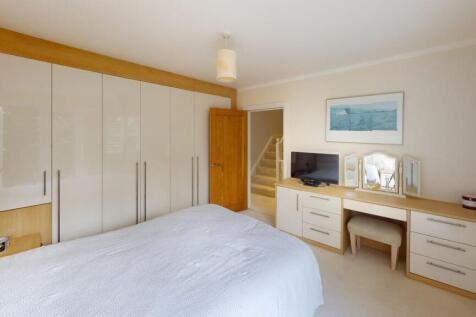 Springfield-Park-Gate-Bedroom.jpg