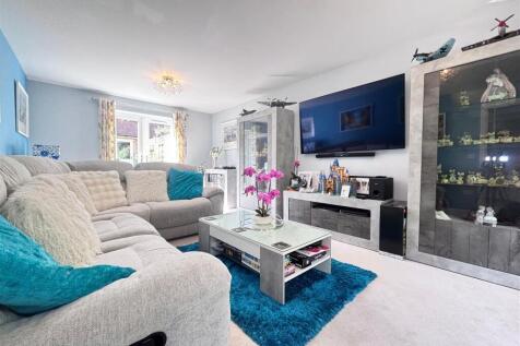 lounge1.jpg