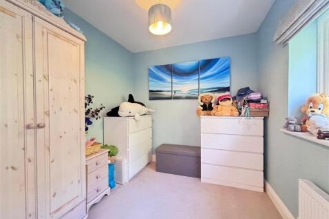 bedroom2.jpg