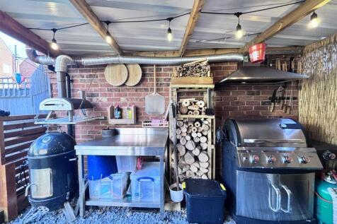 Buck outdoor Kitchen.jpg