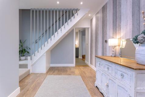 hallway-2.jpg