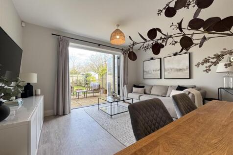 Coolhurst Lounge 4.jpg